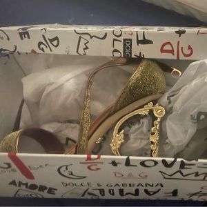 Never worn Dolce & Gabbana heels